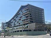 台鐵鳳山車站「空中鳳城」三度流標　藍營議員喊不意外