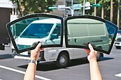 汽車隔熱紙「黑漆漆」　明年強制納管