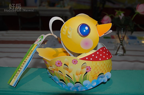 台灣燈會水保局燈區 黃色小鴨滿場跑