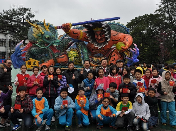 日本青森睡魔重現江湖　新埔花燈踩街熱鬧滾滾