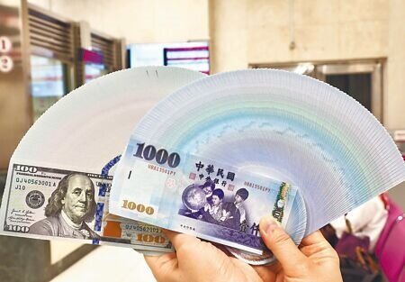 經貿人士表示,美國《大而美法案》造成的美債問題,將使美元更弱勢。(本報資料照片)