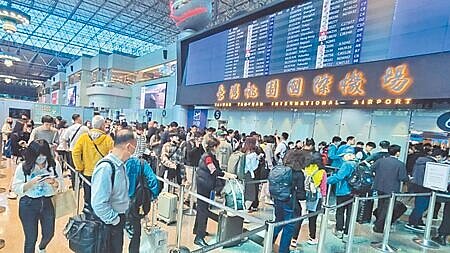 桃園機場前五月轉機人數高達287萬、創下歷史新高。圖∕本報資料照片