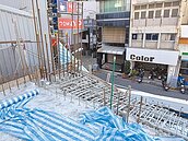 台南建案爆模結構傾斜　嚇壞鄰里