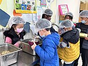 全台2900所國中小　沒有營養師