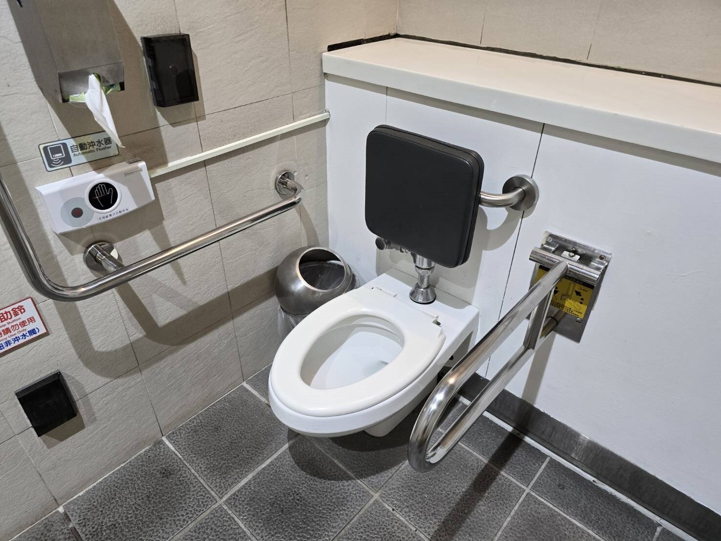 北捷2011年起既有車站廁所擴充及改建,坐式馬桶數均已高於蹲式馬桶,但保留蹲式不少於1座的原則。記者邱書昱/攝影