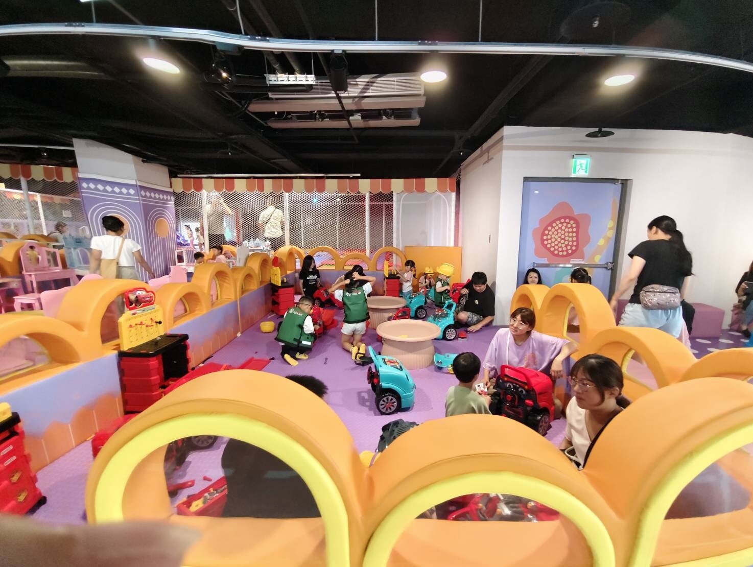 「朵朵花園」為知名親子品牌「追風奇幻島」打造的主題樂園,設置五大主題區。圖:經發局提供