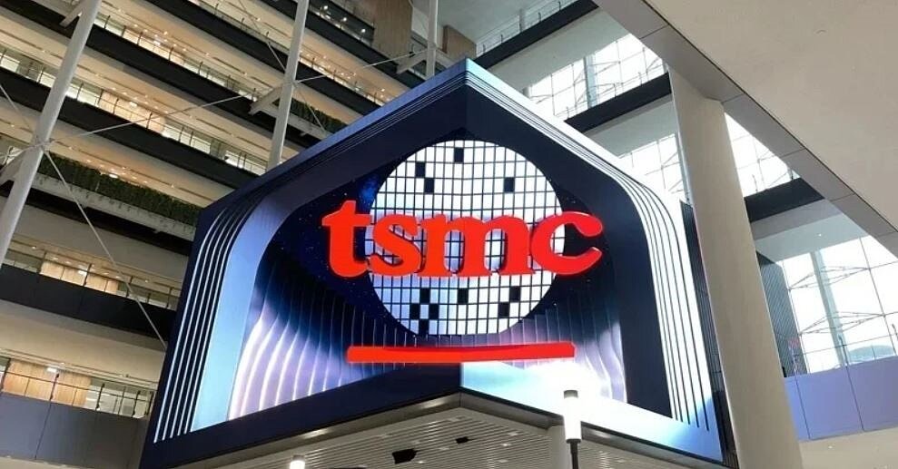 「台積電股價站穩千元大關,杜金龍喊出『9字頭回不去』,PTT網友反應兩極,分批布局與預測爭議成為熱議焦點。」記者尹慧中攝影