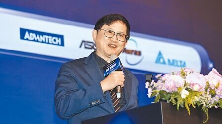 圖為童子賢。圖∕本報資料照片