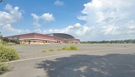 中央在台南歸仁沙崙挹注利多,位於大台南會展中心西側的歸仁區武東段276-1地號產業專用區土地開發案,希望引進民間投資綜合性商場,但迄今已招商3次都流標。(曹婷婷攝)