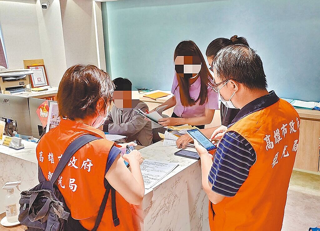 高雄市觀光局2日公布，6月稽查87家次旅宿業者，其中查獲「麗隆商旅」因演唱會特殊假期提高房價，向旅客取消訂房，處2萬元罰鍰。圖／高市觀光局提供