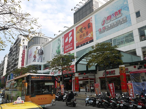 4.附近有中型購物商場「佳瑪百貨」與幸福商圈,生活機能完善。