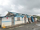 台南逾6千戶屋頂吹掀　17區仍停電