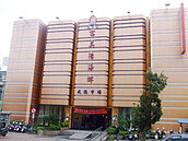 前年才重新開幕　南港成德市場又整修