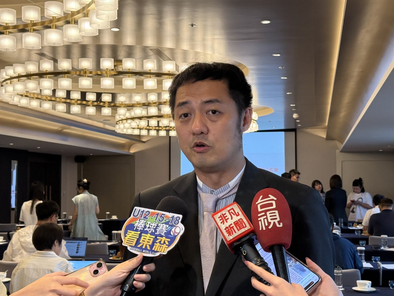 復華投信國內股票部主管呂宏宇指出,若課徵稅率高於32%,台股將難逃修正。記者林莉/攝影