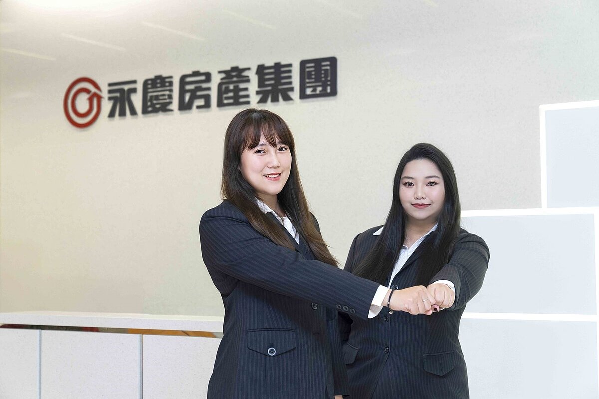 永慶房屋首創「店長師父制」,讓年輕世代員工升任管理職務時,有專屬的師父指導帶領,提升安心感。圖/永慶房產集團提供