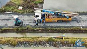 丹娜絲重創台南溪北11區　他空拍記錄台電第一線無名英雄