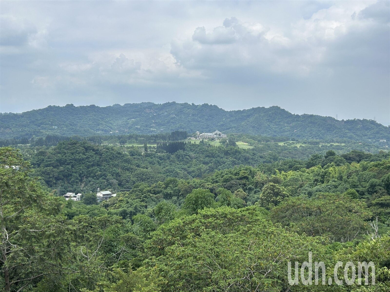 「國際台中會」基地位於頭嵙山台中國際高爾夫球場旁,總開發面積達330公頃。記者趙容萱/攝影