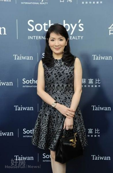 5何麗玲在22歲就賺進人生第一個1百萬,就此展開璀璨人生。