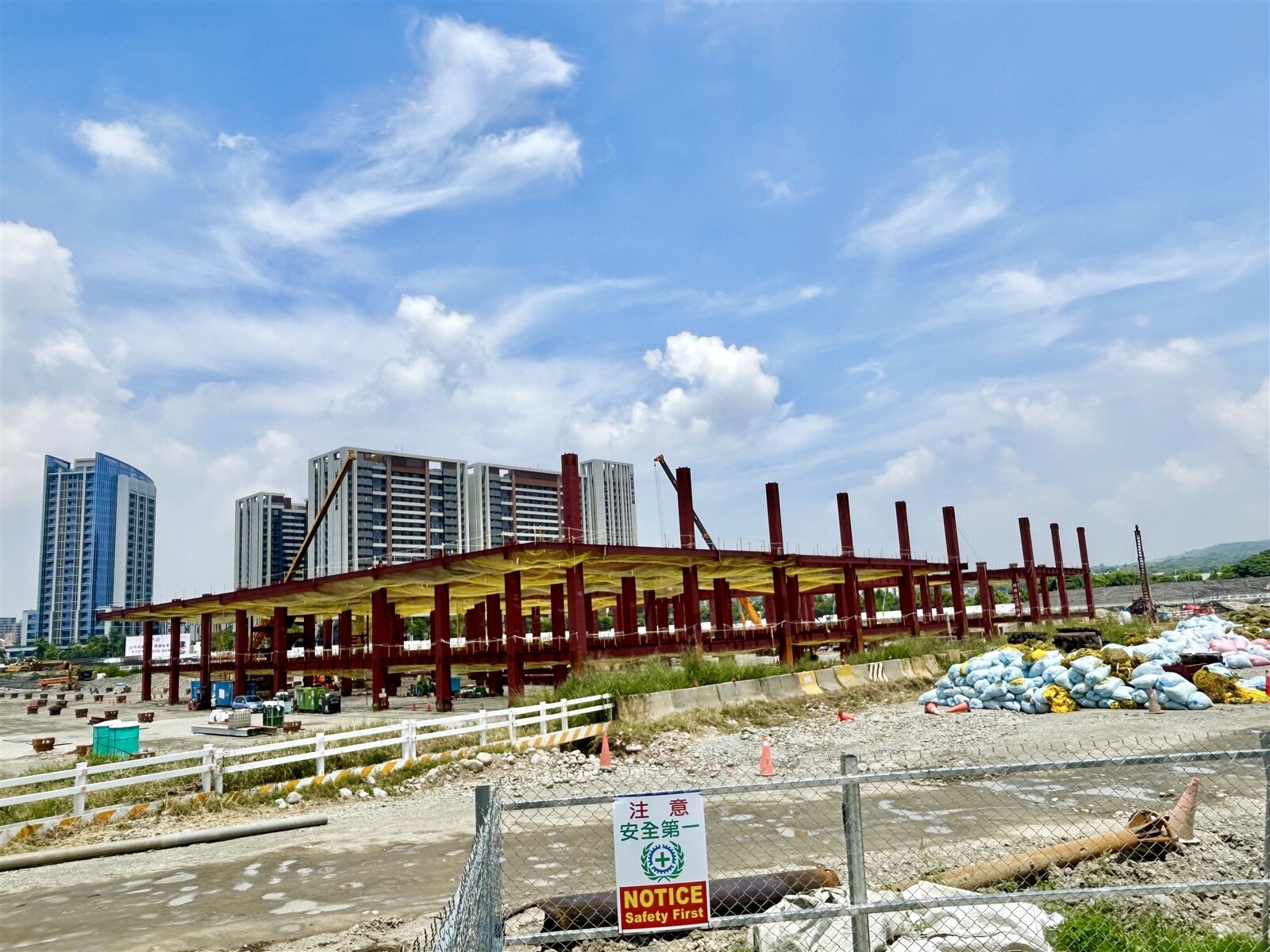 烏日區有鐵路經濟及大型百貨商場開發效應，讓價格能維持守穩。記者宋健生／攝影 