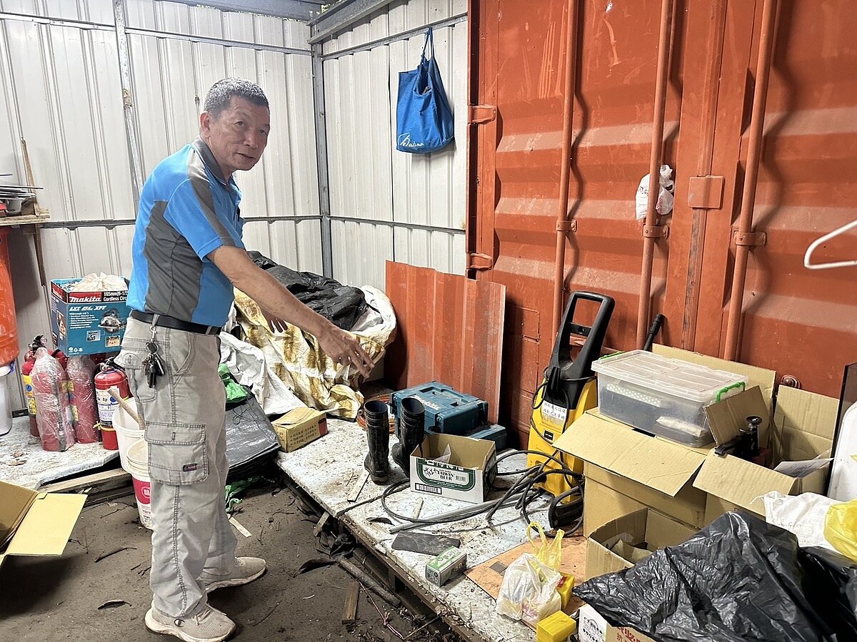 虎尾糖廠宿舍工地颱風天遭竊賊入侵偷走電纜等器材。圖/記者蔡維斌翻攝