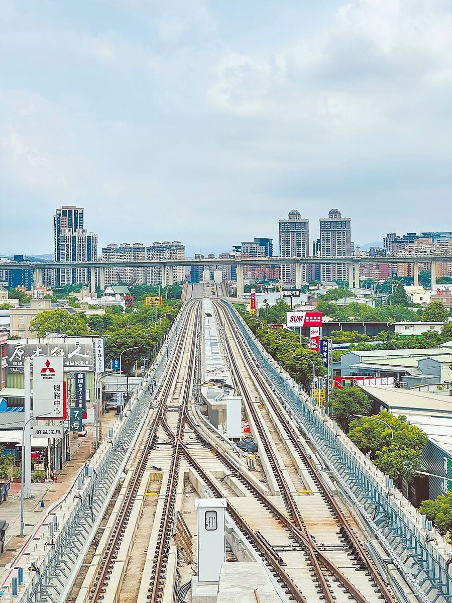 捷運綠線正如火如荼施工中,其中號誌系統已陸續完成高架段設備安裝。(捷運工程局提供/蔡依珍桃園傳真)