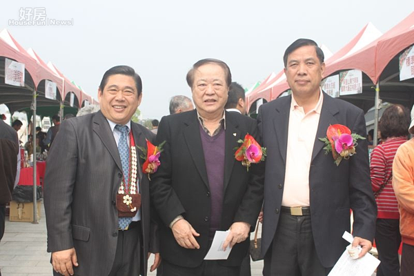 北緯23.5度咖啡評鑑,15日在阿里山風景區管理處前廣場舉行展售與頒獎。(圖/記者陳鐘聲攝)