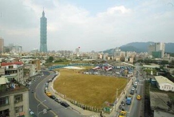 過去容積移轉常成為建商的點金術,台北市政府改推「容積銀行」,希望能讓獲利歸公。