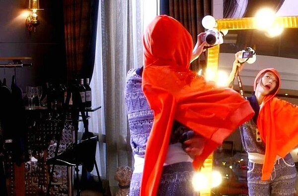 
3.家中專屬衣帽間，千頌伊愛在這裡自拍。(圖／摘自百度貼吧)