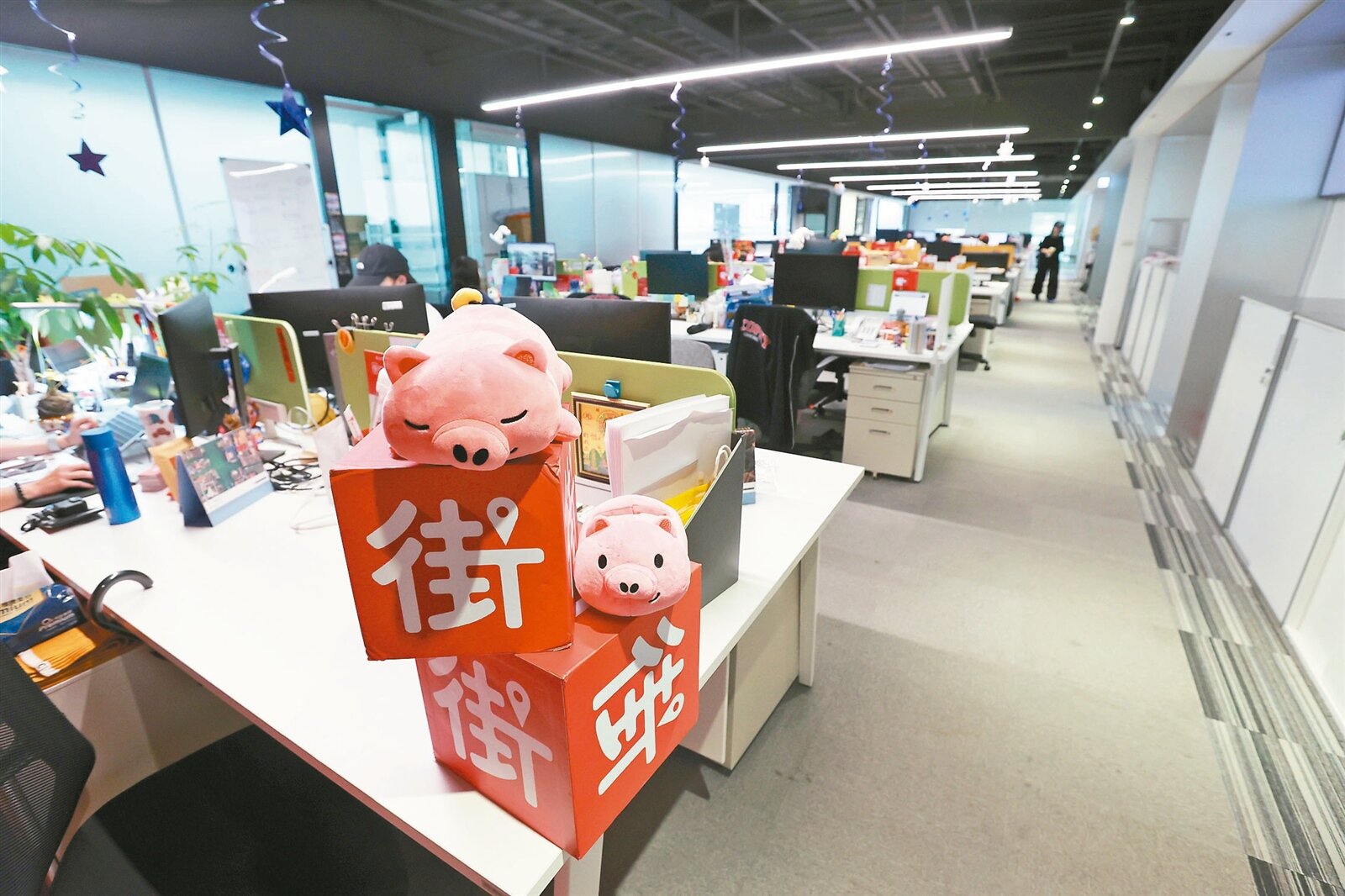 街口支付母公司股權投資糾紛疑雲,董事長梅驊昨日親上火線回應,開放參觀辦公室強調「沒有人去樓空」。記者蘇健忠/攝影