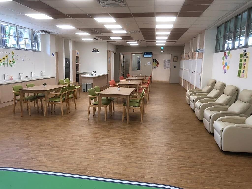 台北市士林區芝山日照中心廠商於2月19日表達不再續約,只同意延長服務至8月12日,北市社會局卻於6月19日才正式發函通知家屬停業。(翻攝自芝山社區長照機構臉書)