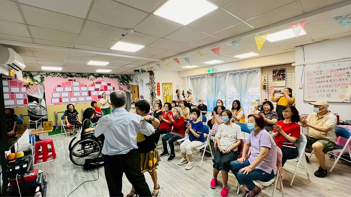 峯廷里中華善德音樂演奏