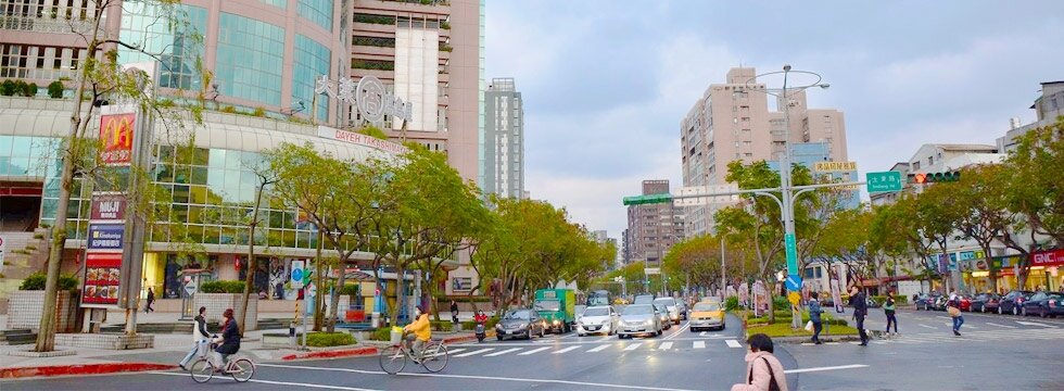 天母大葉高島屋旁街景(大刊頭)