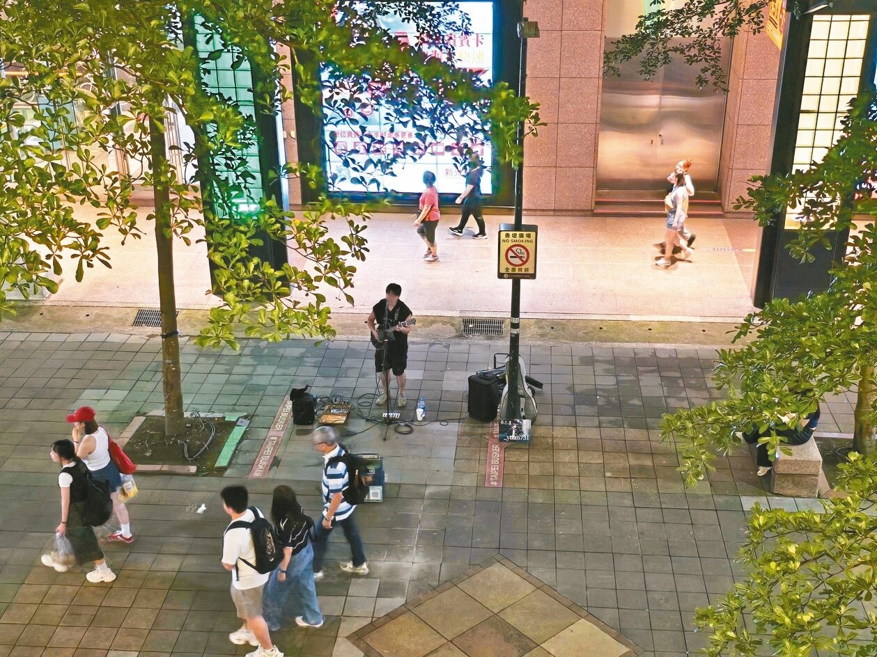 北市文化局表示,信義徒步區及西門徒步區的街頭藝人,皆有表演管理要點。記者邱書昱/攝影