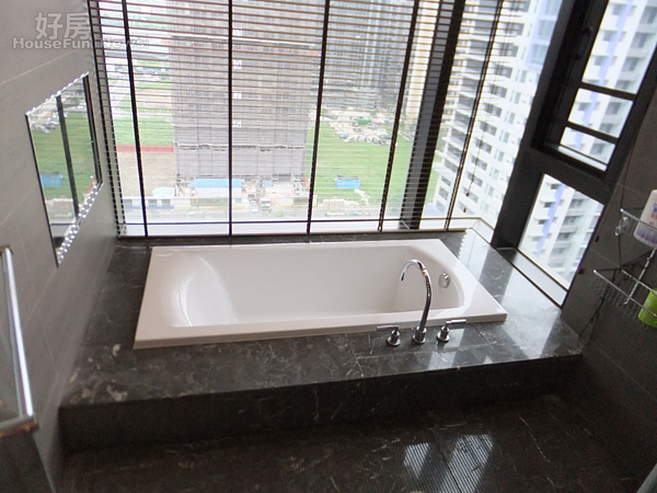 大黑松小倆口總經理邱義榮