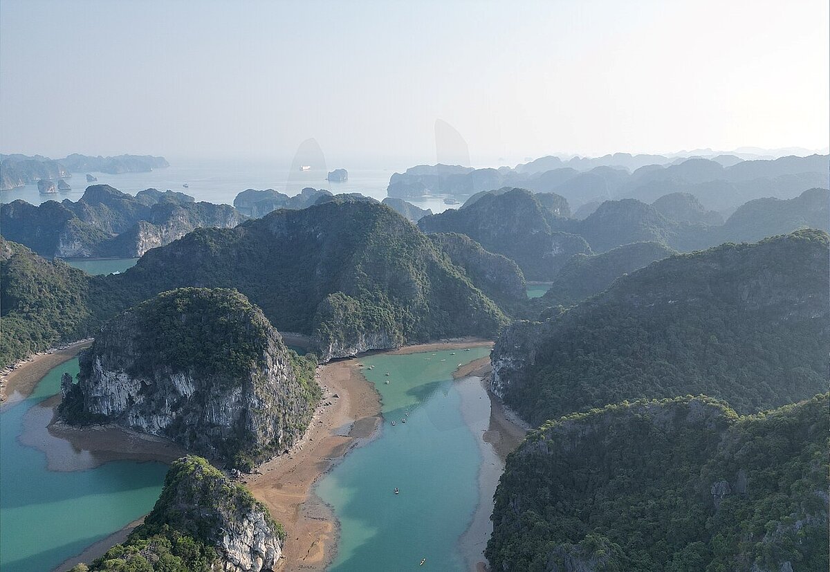 越南下龍灣。圖／維基百科