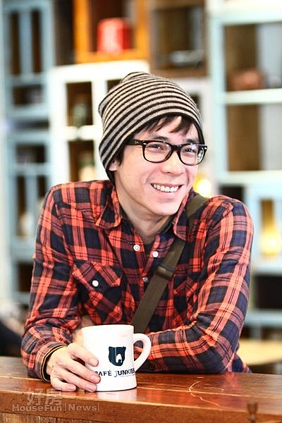 8.身為Staycool樂團主唱的洪璽開，30歲時選擇轉行開咖啡館，過自己想過的生活。
