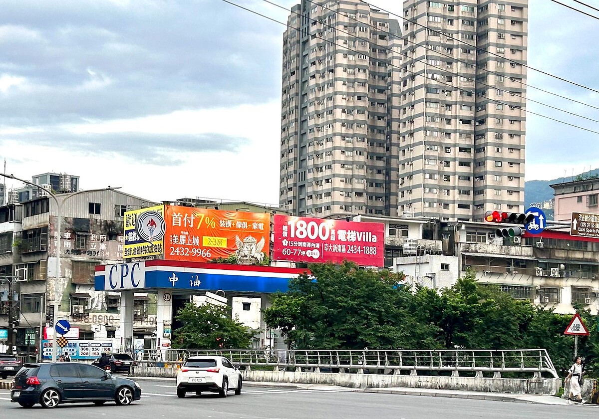 某大行庫通知新青安「2026年才能撥款」 這類人趁勢撿便宜了 房市、街景。圖/好房網News記者蔡佩蓉攝影