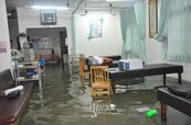 天秤挟暴雨襲屏東　恆春基督教醫院淹大水