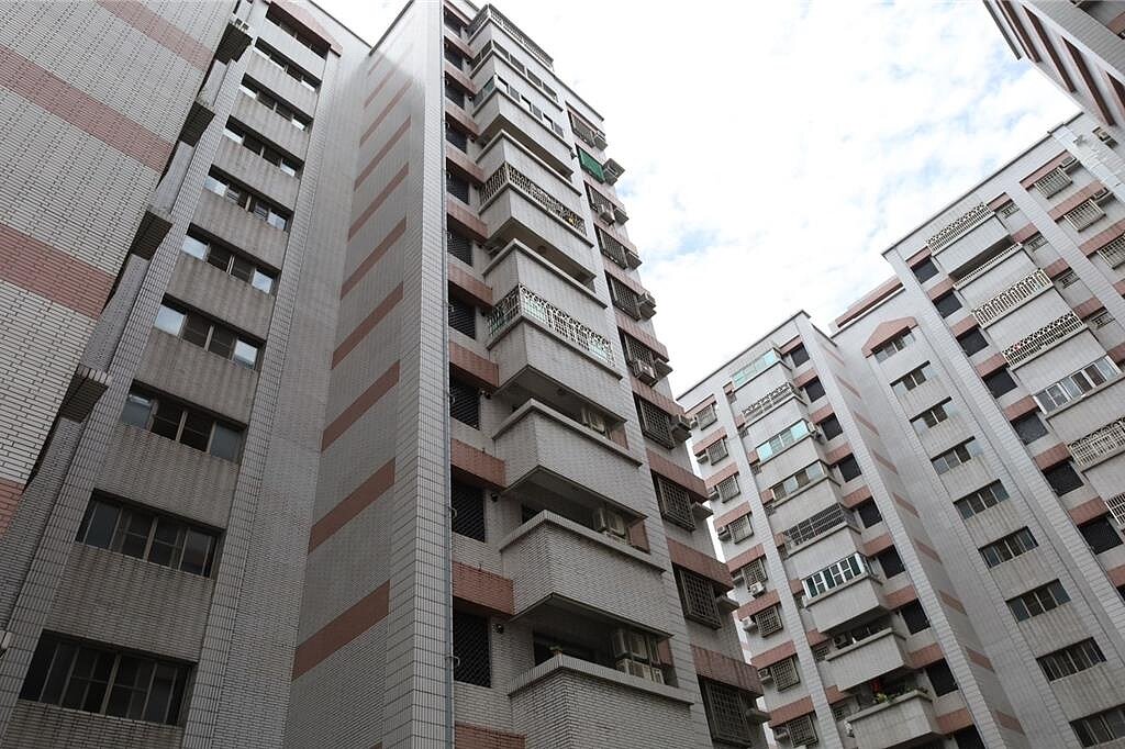 高市府首創「銀髮家園」長者住宅服務,相關政策推出後獲得好評,但也出現供不應求的狀況,登記候補的戶數已高達182戶。圖/張博洋提供