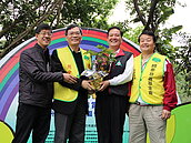 千位企業志工　十八尖山植樹種花草