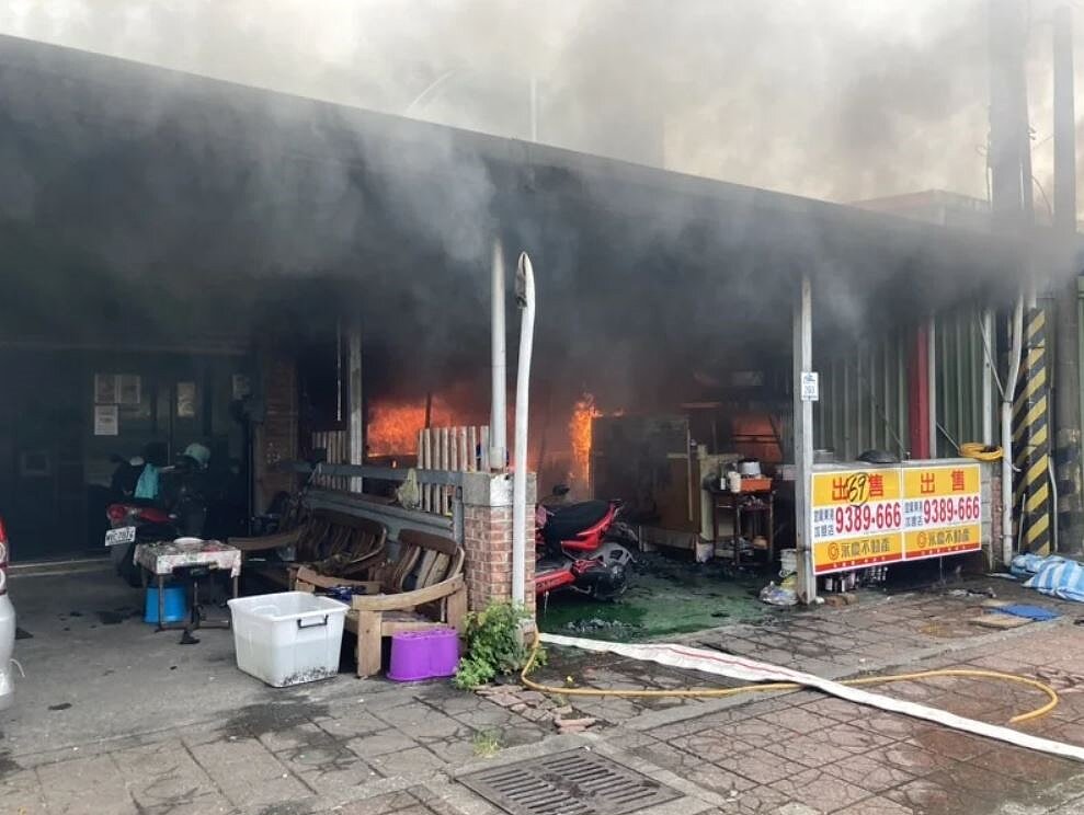 宜蘭蘇澳民宅大火釀成2屍3命悲劇,研判起火點可能是1樓電動機車。圖/消防局提供