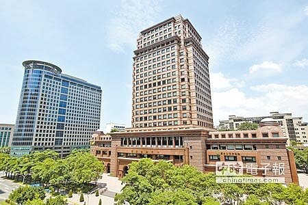 包括國壽總部大樓在內，國壽約有百棟商辦屬於自用，且無法反映市價，即使如此，國壽淨值仍暴增逾千億元。（本報資料照片） 