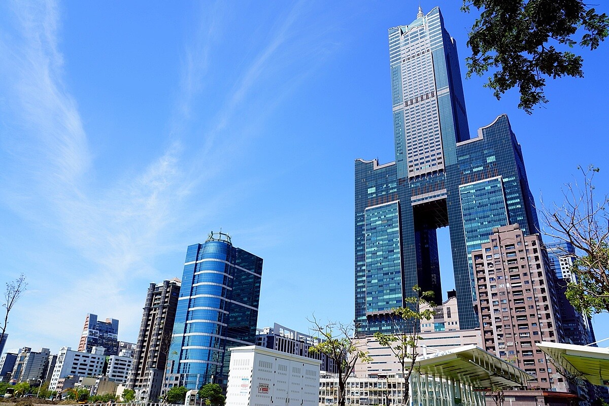 高雄亞灣區建設利多帶動房市，並吸引知名開發商搶進插旗。圖／好房網News記者林和謙／攝
