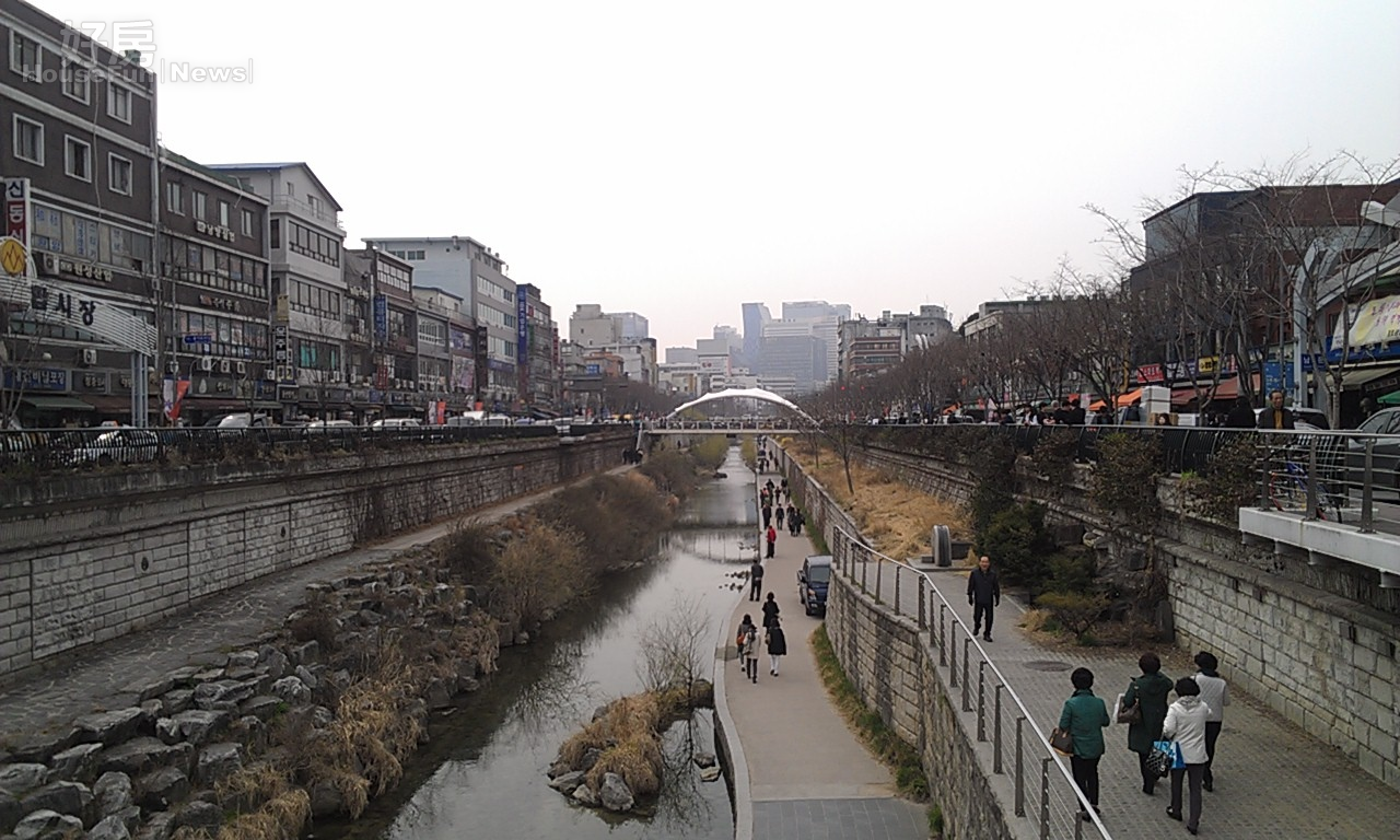 首爾清溪川 東大門段(好房News記者林美欣攝影)