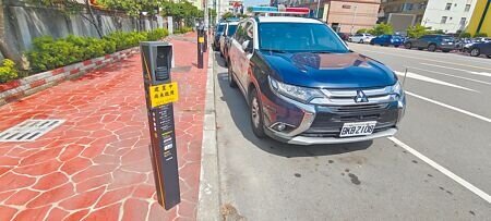 
苗栗市縣府路、府東路及大埔街等3路段60停車格，建置智慧收費管理系統。（謝明俊攝）
