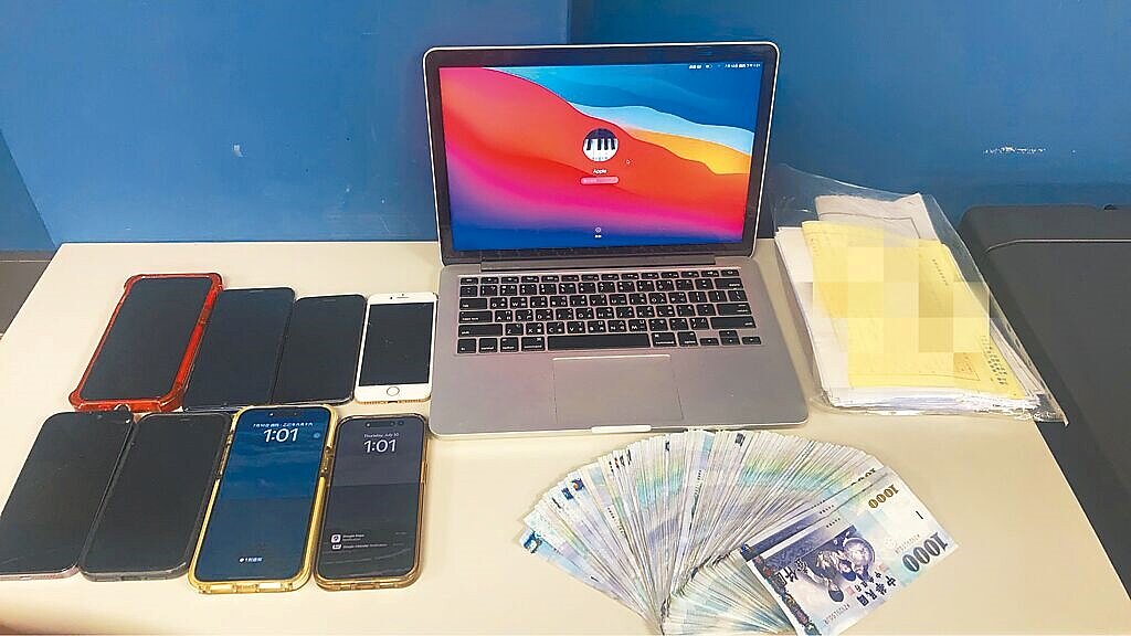 檢警去年偵辦「ACE王牌交易所」負責人潘奕彰、詐團主嫌林耿宏、林若蕎等人，涉嫌利用「實體資產代幣化」手法，組成「虛擬資產詐銷集團」，新北市刑大再查獲旗下幹部及系統商成員9人，查扣不法資產約900萬元。（新北市刑大提供／柯毓庭新北傳真）
