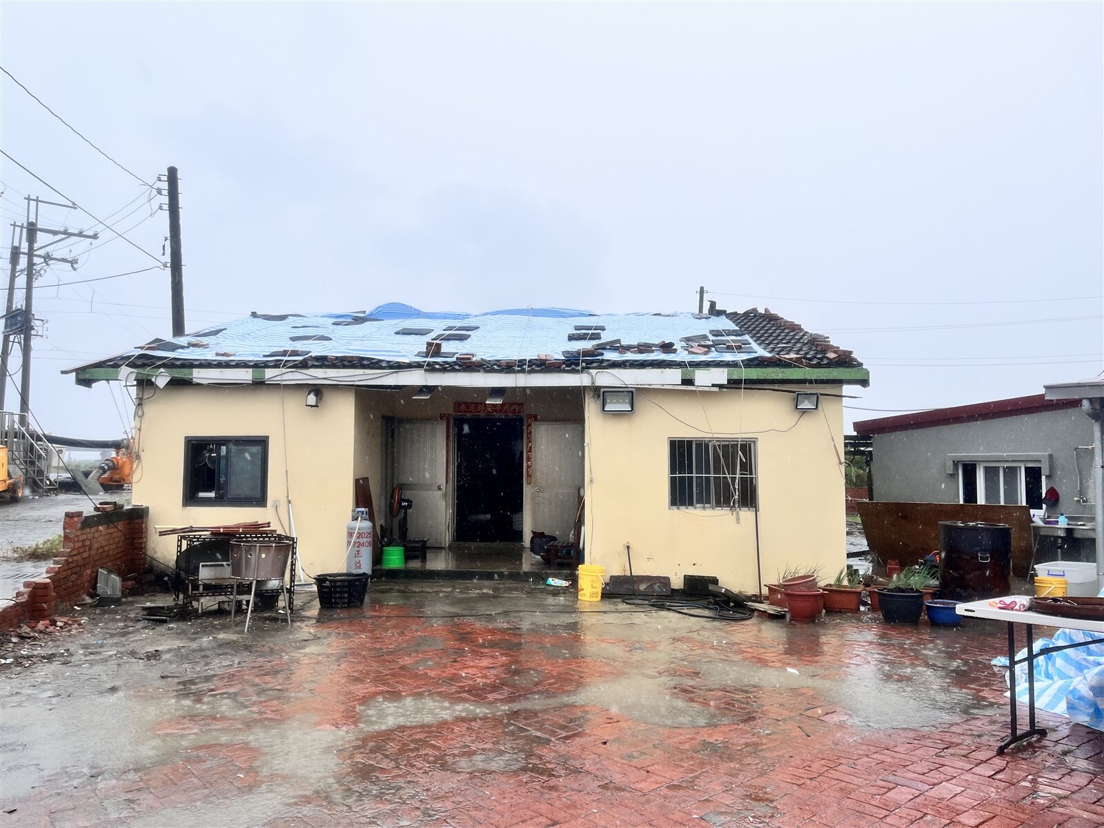 丹娜絲颱風房屋受損嚴重。記者吳淑玲/攝影