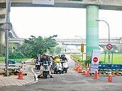 騎士誤闖　桂林路堤外機車道試封延長