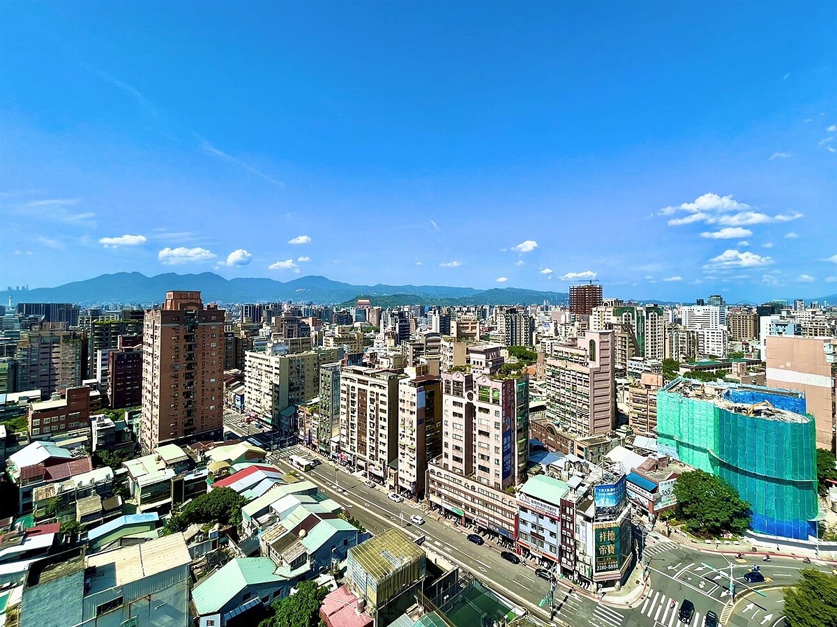 實價登錄顯示，大同區近一年屋齡5年以下的住宅交易占比超過3成。永慶分析，受益於危老都更，大同區區內新建案供給穩定，再加上價格相對較低，使得交易熱。圖／永慶房產集團提供