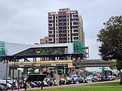 等不到限貸令解方？他曝很多人憂房市硬著陸「房價節節下跌」